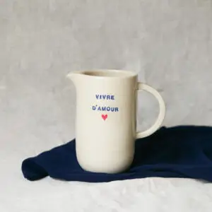 Pichet en grès blanc Vivre d'amour
