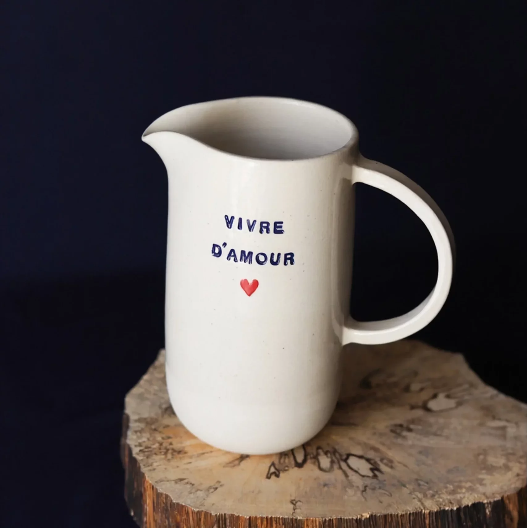 Pichet en grès blanc Vivre d'amour – Image 2